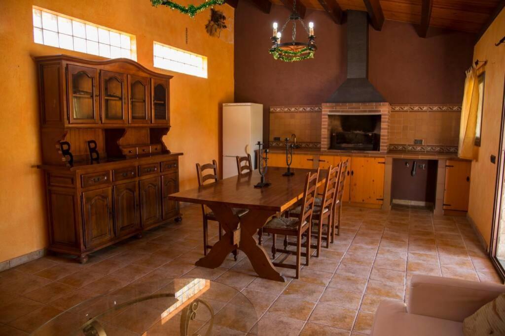 カルデス・デ・モンブイ Casa Bella Con Piscinaヴィラ エクステリア 写真